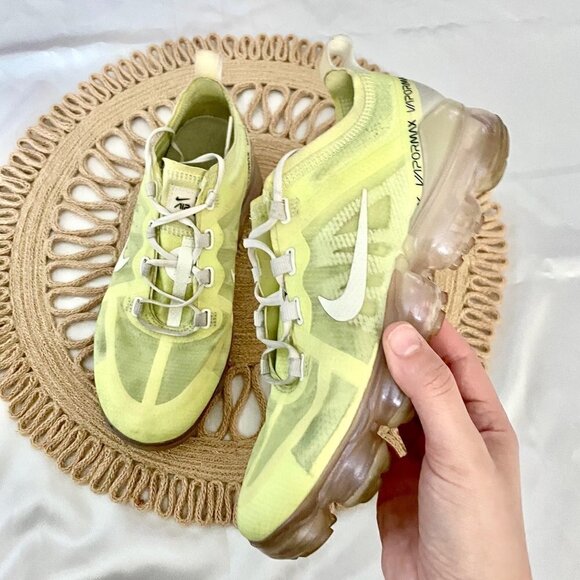 Nike Air VaporMax SE Sneakers Luminous Green (Women's) CI1246-302 in Size 6.5 - Picture 3 of 12